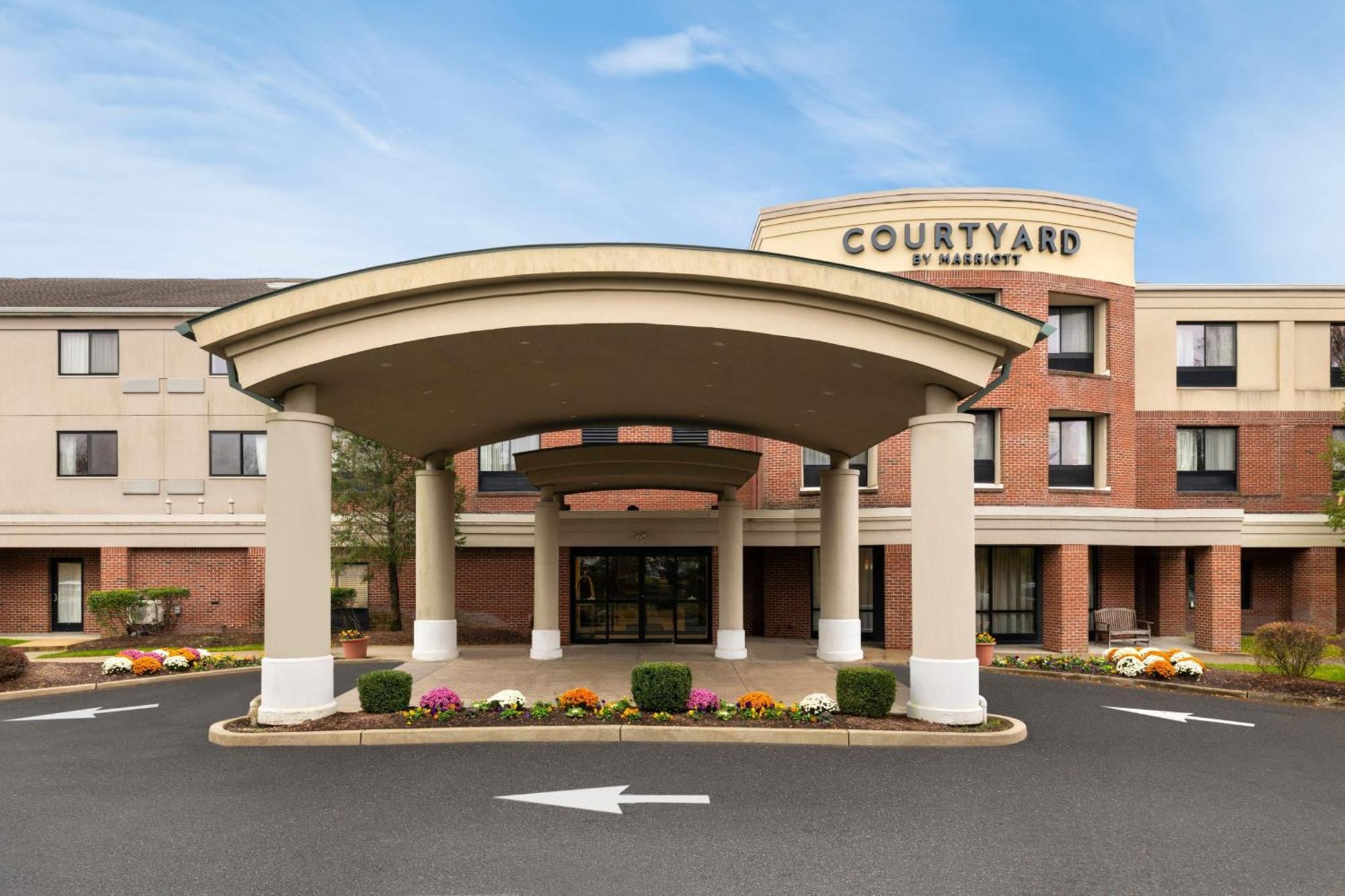Courtyard Wall At Monmouth Shores Corporate Park Εξωτερικό φωτογραφία