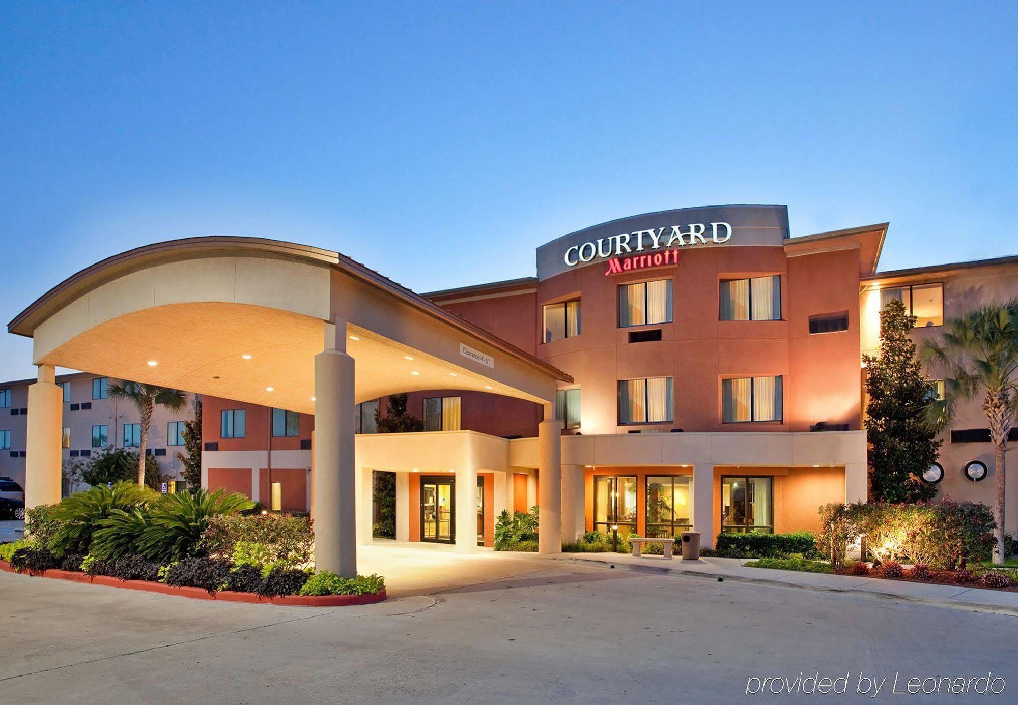 Courtyard Wall At Monmouth Shores Corporate Park Εξωτερικό φωτογραφία